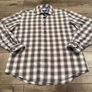 Men’s Egara Gray And White Long Sleeve Plaid Button Down Size Medium